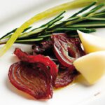 Unlocking the Power: Root-to-Stem Garlic Skins Oil Benefits